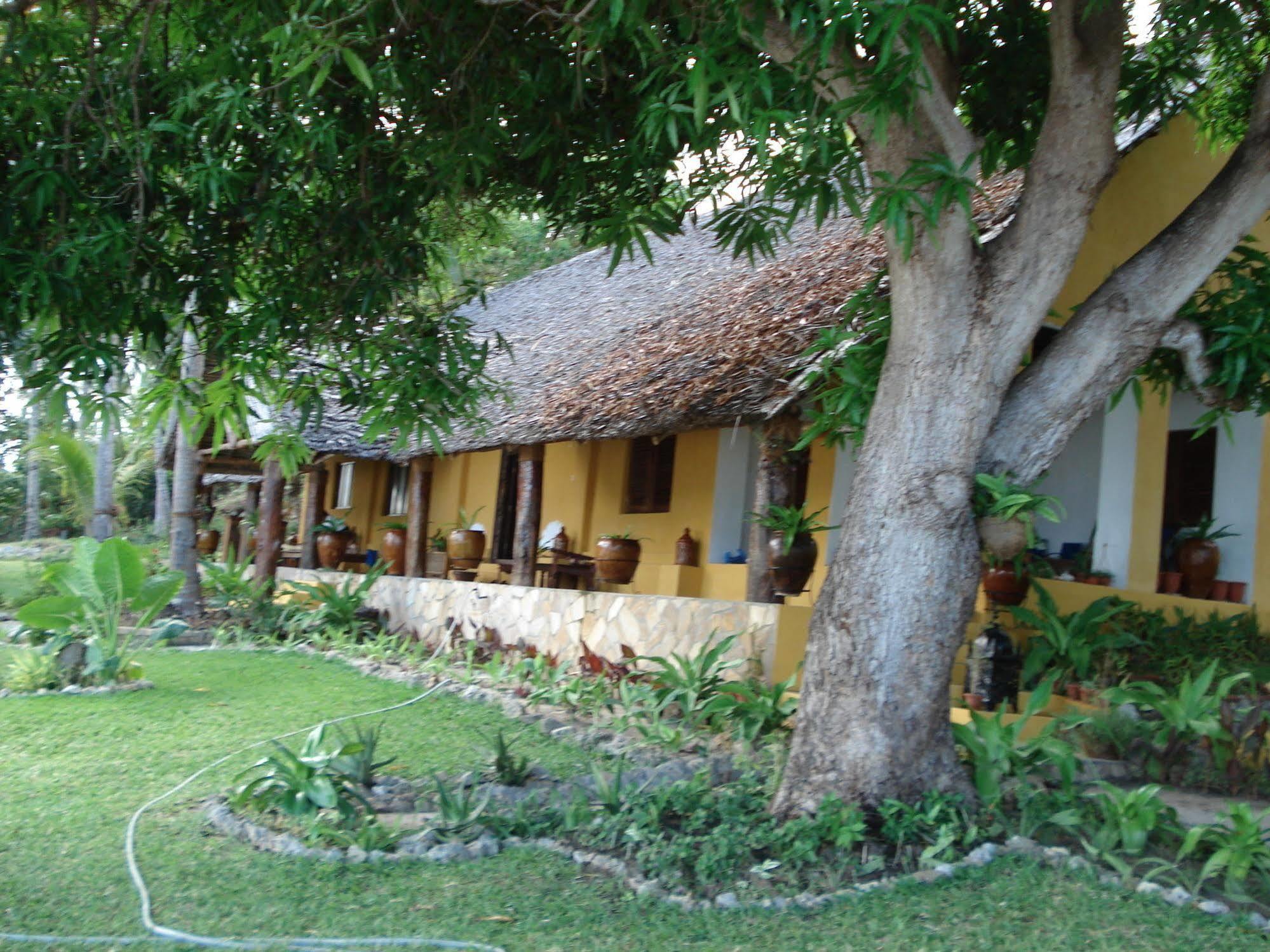 Kinasi Lodge Utende Zewnętrze zdjęcie