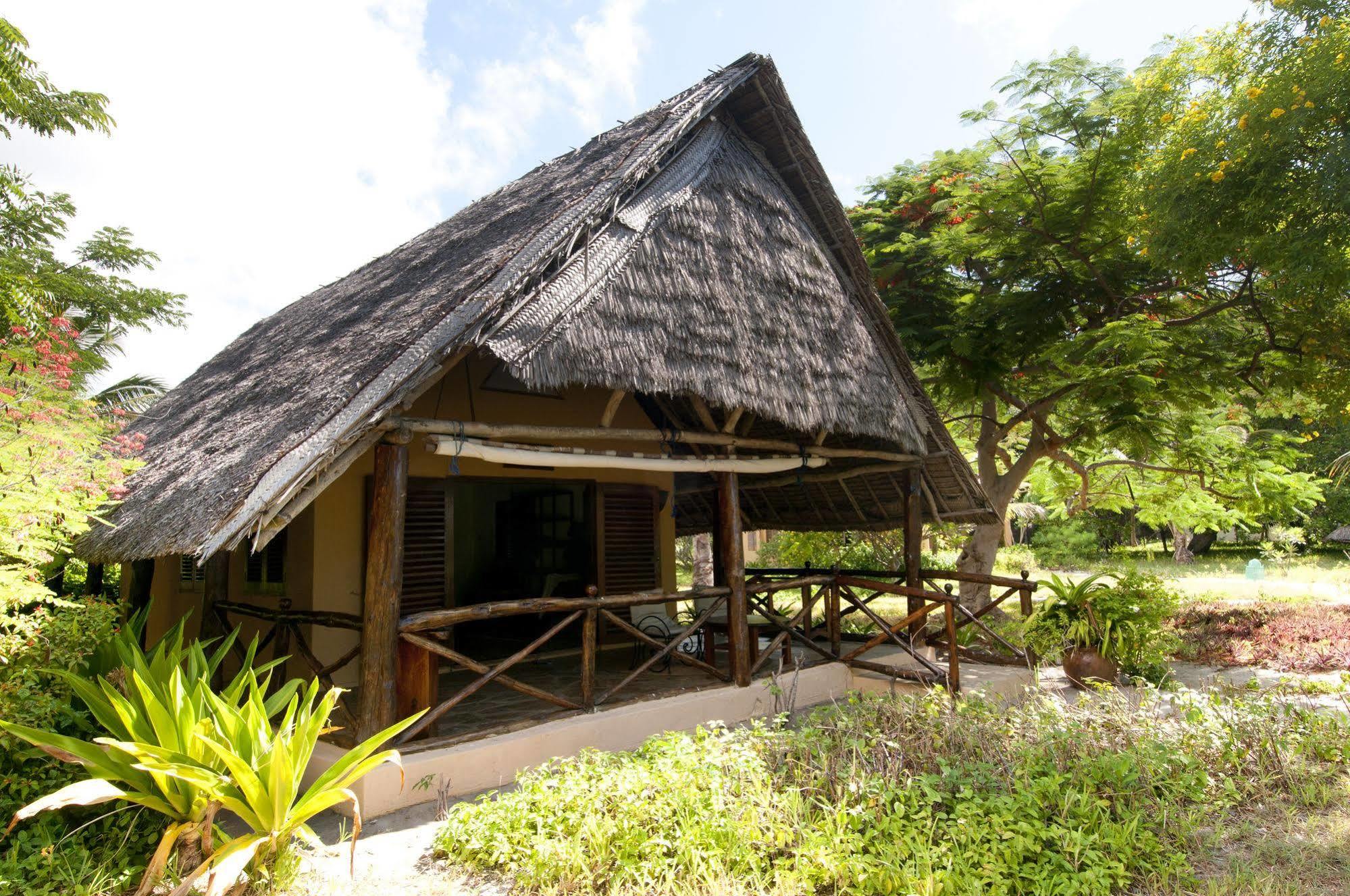 Kinasi Lodge Utende Zewnętrze zdjęcie