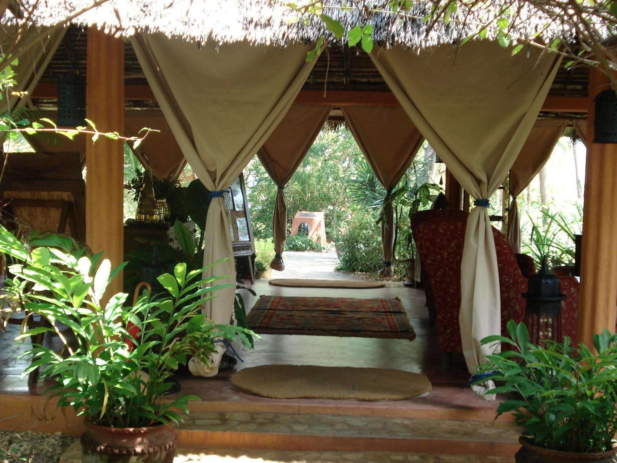 Kinasi Lodge Utende Zewnętrze zdjęcie