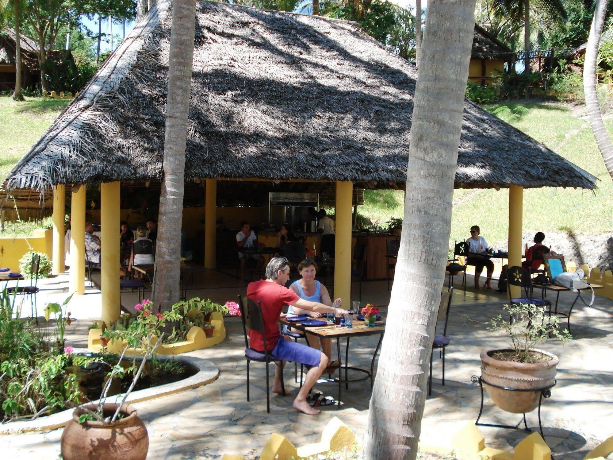 Kinasi Lodge Utende Zewnętrze zdjęcie